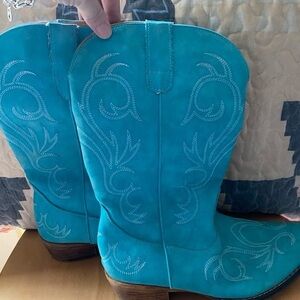 Roper Turquoise Heeled Boots